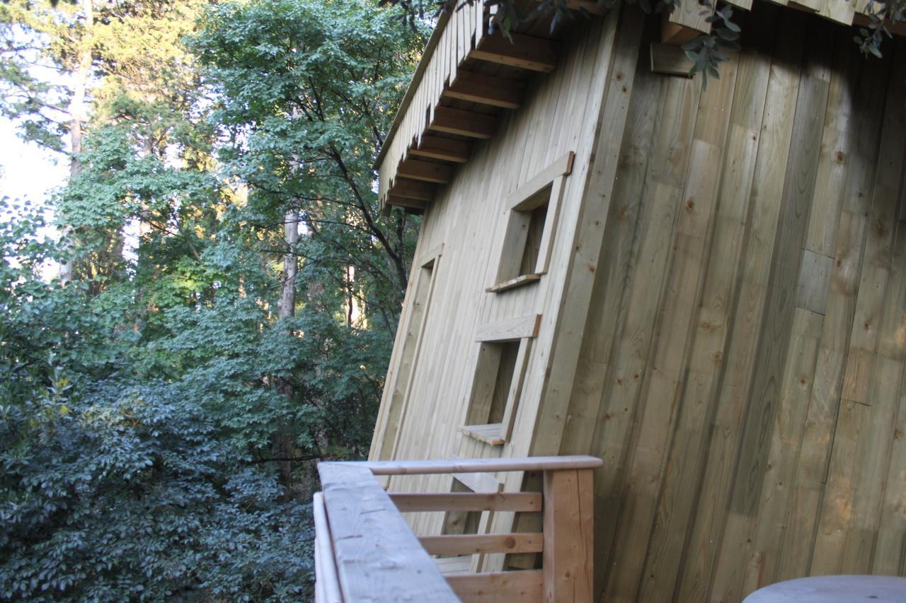 Les Cabanes Dans Les Bois Logis Hotel Villedubert Exterior photo