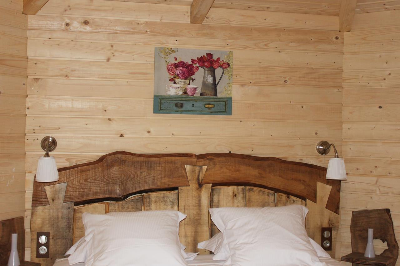 Les Cabanes Dans Les Bois Logis Hotel Villedubert Room photo